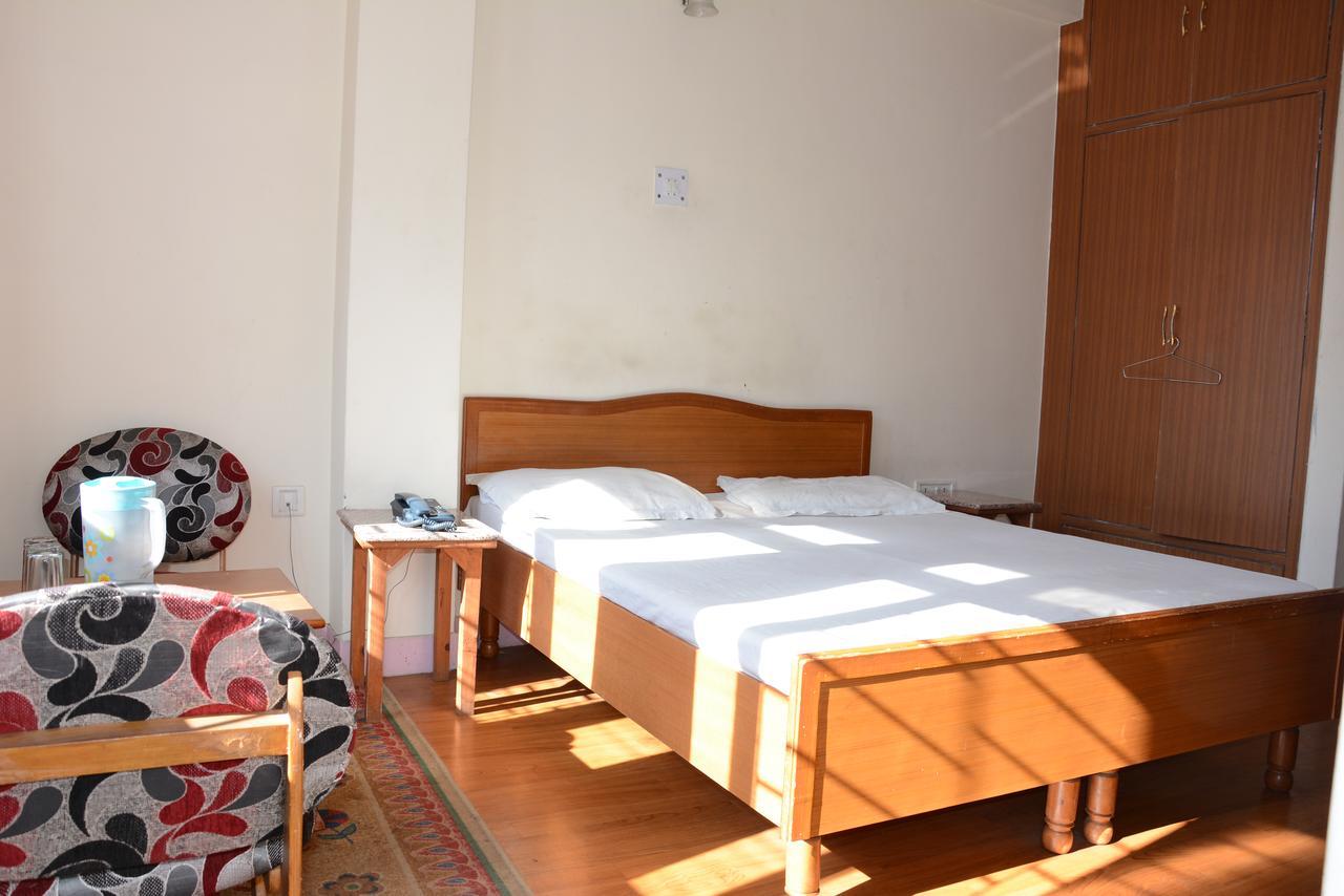 Hotel Basant Шімла Екстер'єр фото